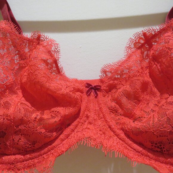 VICTORIA'S SECRET Dream Angels Push Up Without Padding Bra in Red Lace 36DD NWT - Picture 8 of 14